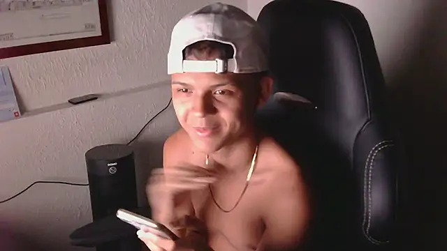 Snapshot of Lucien_Gray_ chatting on October 2025 12:47:02 AM Lucien Gray online show from October 2025 12:47:02 AM