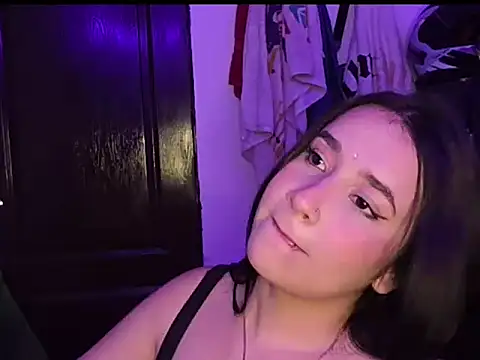 Snapshot of ChloeSnoww chatting on November 2025 04:16:01 AM ChloeSnoww online show from November 2025 04:16:01 AM