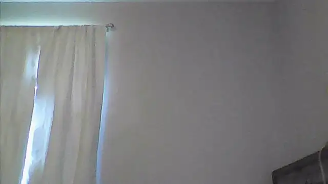 sarahkat86 online show from April 2026 10:05:02 PM