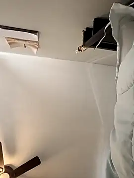 sarahkat86 online show from March 2026 12:16:01 PM