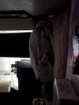 sarahkat86 online show from January 2026 01:37:01 PM