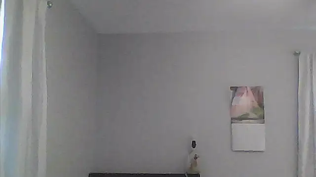 sarahkat86 online show from April 2026 11:19:03 PM