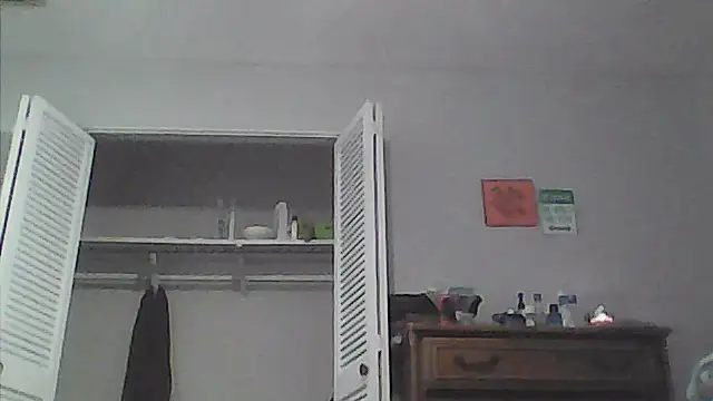 sarahkat86 online show from May 2026 11:19:02 PM
