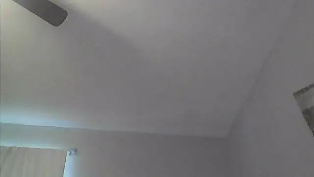 sarahkat86 online show from May 2026 11:04:02 PM