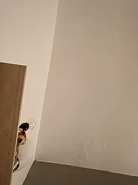 sarahkat86 online show from February 2026 11:16:02 PM