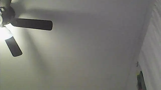 sarahkat86 online show from April 2026 11:44:01 PM