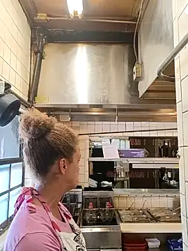 Snapshot of sarahkat86 chatting on November 2025 05:39:02 PM sarahkat86 online show from November 2025 05:39:02 PM