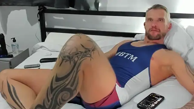 lupoillupo online show from September 2025 09:25:02 PM