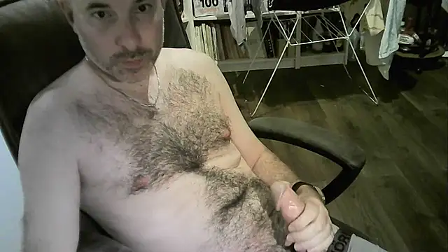 Chrisprngr online show from July 2026 03:11:02 PM