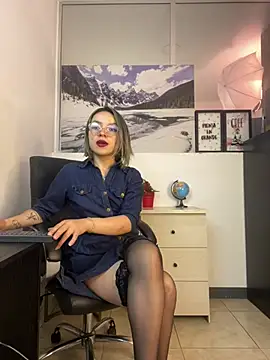 Ariagh  online show from April 2026 07:31:02 PM