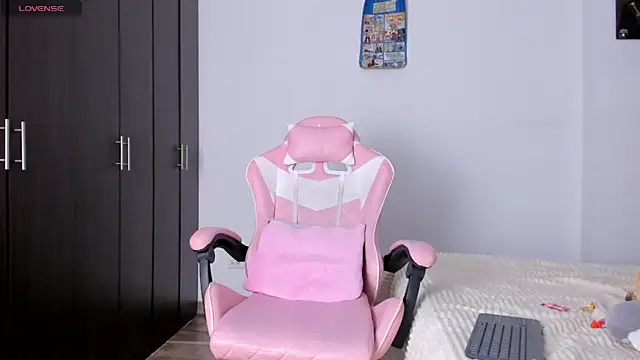 kendal hot01 online show from March 2026 07:07:01 PM