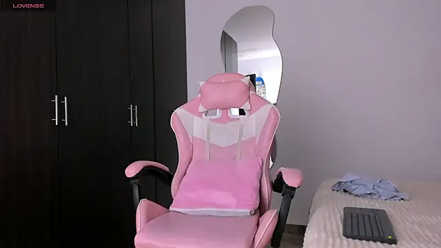 kendal hot01 online show from March 2026 07:15:02 PM