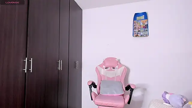 kendal hot01 online show from February 2026 11:01:01 AM