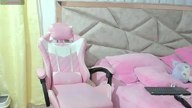 Snapshot of kendal_hot01 chatting on November 2025 11:04:01 AM kendal hot01 online show from November 2025 11:04:01 AM