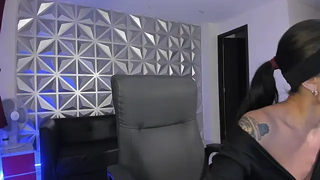 hellen tease online show from September 2025 12:43:02 PM