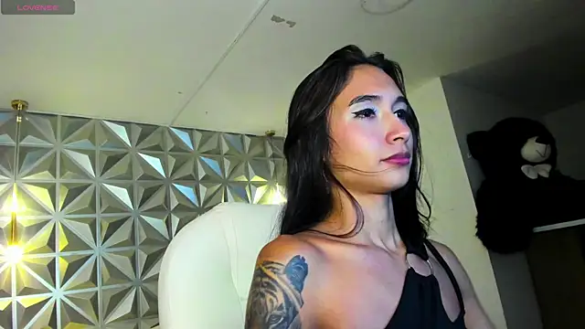 hellen tease online show from May 2026 07:39:02 PM