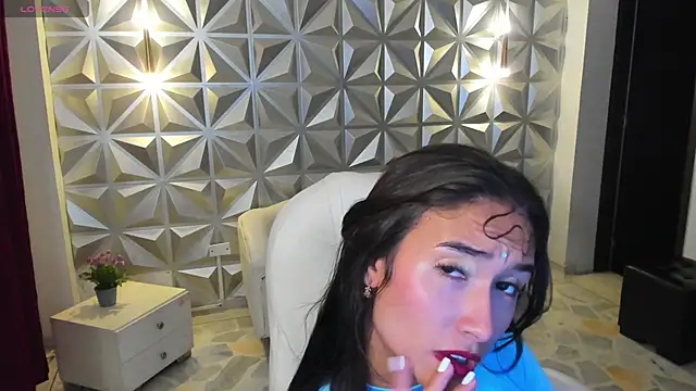 hellen tease online show from May 2026 12:37:02 PM
