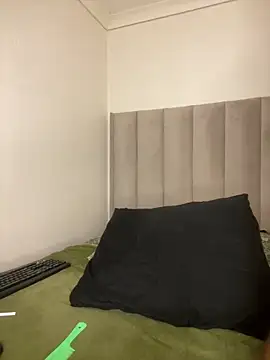 Trans fairy online show from December 2025 08:23:02 PM