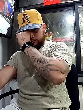 Catire10  online show from October 2025 01:41:01 PM