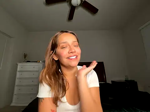 eurydicee online show from November 2025 04:29:02 AM