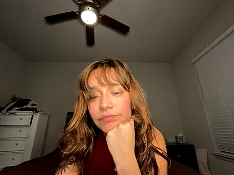 Snapshot of eurydicee chatting on September 2025 05:40:01 AM eurydicee online show from September 2025 05:40:01 AM
