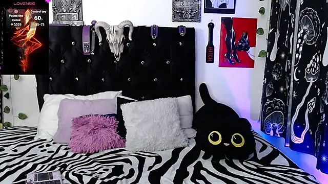 mayaREDdoll online show from November 2025 06:47:01 AM