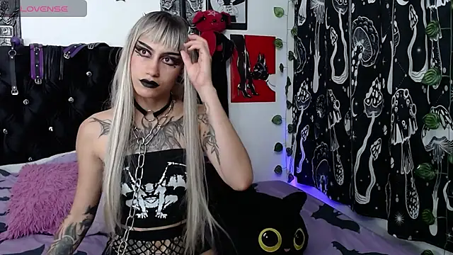mayaREDdoll online show from May 2026 04:38:01 AM