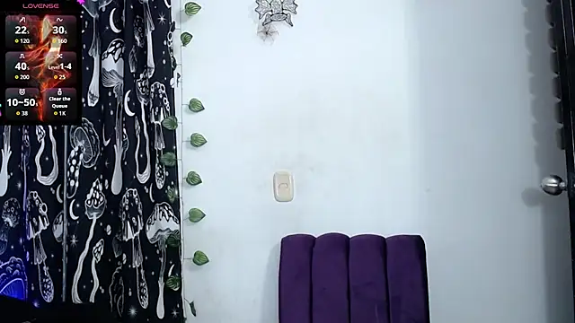Snapshot of mayaREDdoll chatting on July 2026 04:40:02 AM mayaREDdoll online show from July 2026 04:40:02 AM
