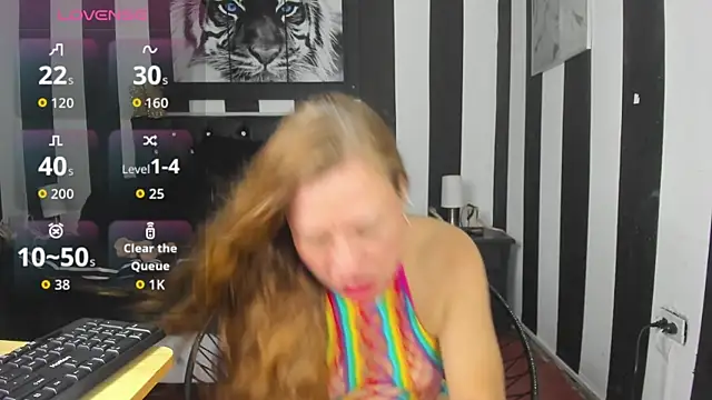 Snapshot of aliceemature4u chatting on November 2025 10:25:02 PM aliceemature4u online show from November 2025 10:25:02 PM