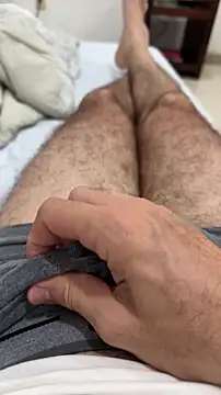 Snapshot of XUCRUTES42 chatting on December 2025 12:42:01 AM XUCRUTES42 online show from December 2025 12:42:01 AM