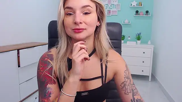 LilFleurish online show from November 2025 05:18:02 AM