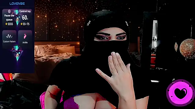 SultanaLayla online show from November 2025 08:20:01 PM