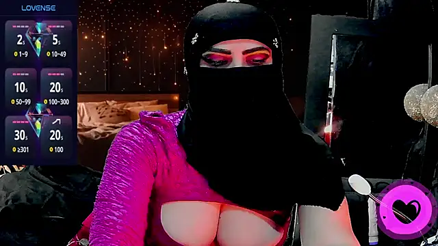 SultanaLayla online show from November 2025 08:53:02 PM