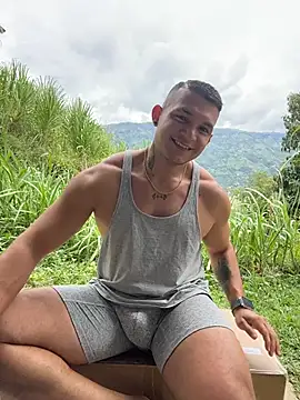 Marco Vega online show from November 2025 07:06:01 PM