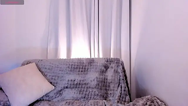 sarah saenz  online show from April 2026 05:32:01 AM