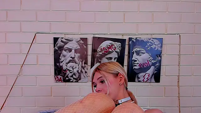 Snapshot of Blondy_Fina chatting on October 2025 04:47:01 AM Blondy Fina online show from October 2025 04:47:01 AM