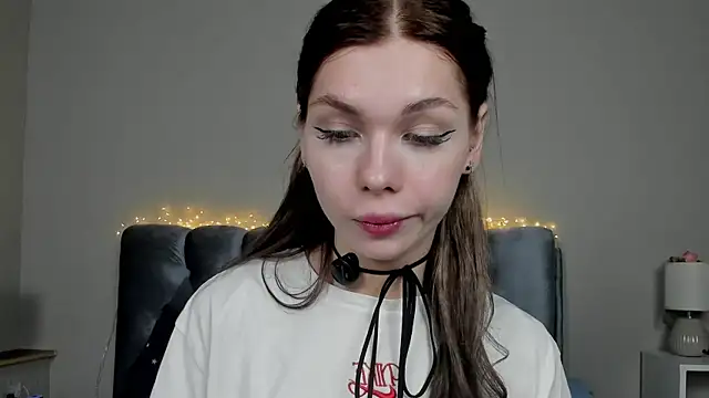 Snapshot of Blondy_Fina chatting on July 2026 04:37:02 AM Blondy Fina online show from July 2026 04:37:02 AM