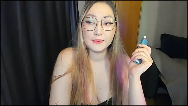 lyra x online show from May 2026 05:38:02 PM