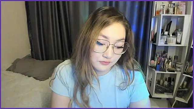 lyra x online show from October 2025 01:12:02 PM