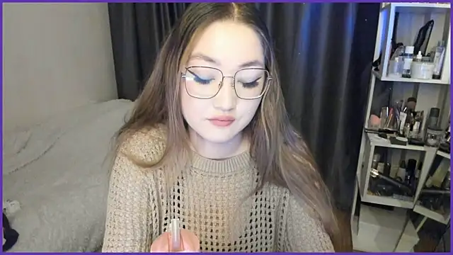 lyra x online show from October 2025 01:01:01 PM