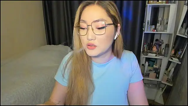 lyra x online show from February 2026 03:10:01 PM