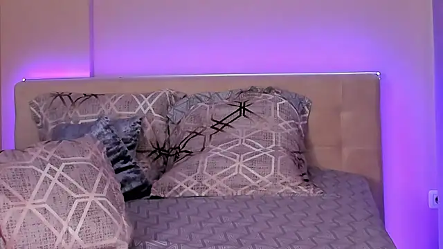 Emily Sheen online show from March 2026 01:05:01 PM