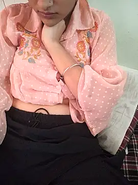 Neha Tyagi online show from November 2025 05:34:02 AM