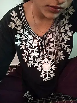 Neha Tyagi online show from November 2025 05:14:02 AM