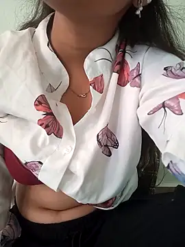 Neha Tyagi online show from October 2025 05:31:01 AM