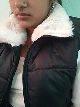 Neha Tyagi online show from December 2025 04:57:02 AM