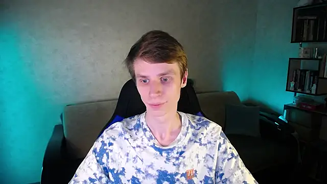 yes cute boy  online show from April 2026 07:04:01 PM