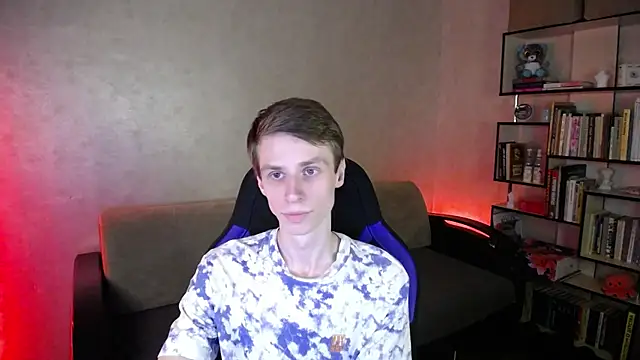 yes cute boy  online show from September 2025 05:08:02 PM