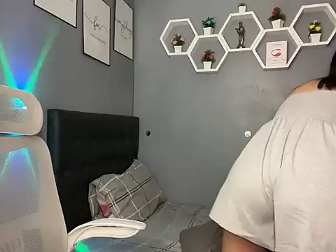 lelasohna online show from November 2025 12:20:02 PM