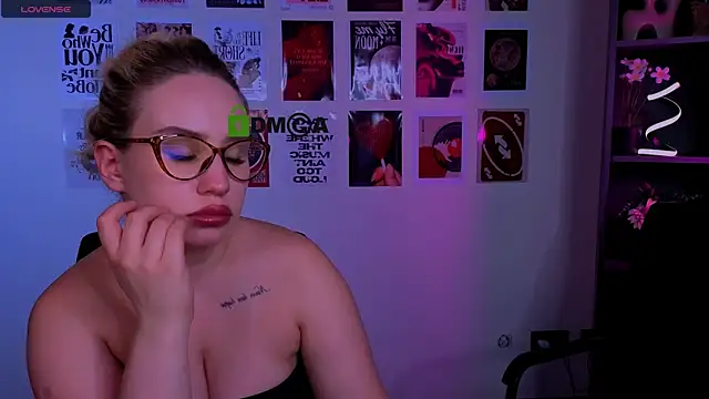 riley sanders online show from July 2026 02:05:17 AM
